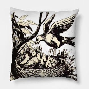 mother bird in the nest Pillow