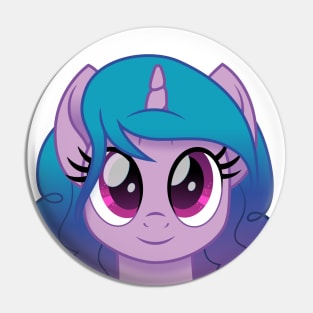 Izzy Moonbow Pin