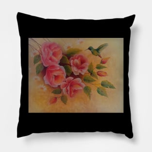 Roses with daisies and humming bird Pillow