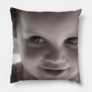 Mila 2 Pillow