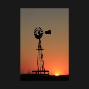 Kansas Windmill at Sunset T-Shirt