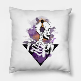 Skeleton beats Pillow