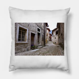 The deserted streets of Erto Pillow