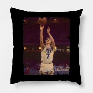 Pete Maravich - Vintage Design Of Basketball Pillow