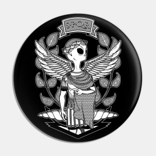 The alien Julius Caesar - Black version Pin