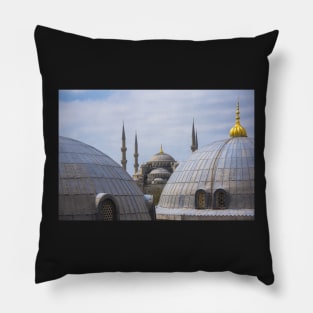 Sultanahmet Mosque or Blue Mosque in Istanbul Pillow