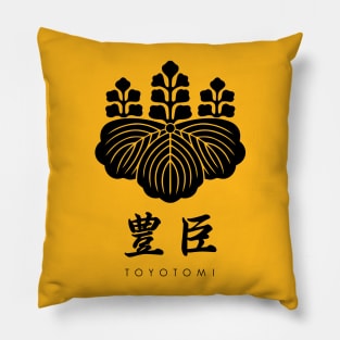 Toyotomi Clan kamon with text Pillow