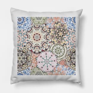 Seamless pattern with floral mandala Pillow