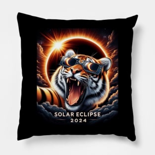 Funny Selfie Tiger Kids Womens Mens Solar Eclipse Pillow