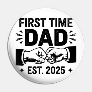 Retro First Time Dad Est. 2025 Fist Bump New Dad Fathers Day Long Sleeve Pin
