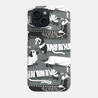 Spooktacular long dachshunds // pattern // green grey background mummy ghost and skeleton dogs Phone Case