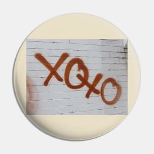 XOXO Pin