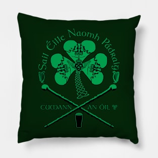 Saint Patrick's Shillelagh Drinking Society (Sail Éille Naomh Pádraig • Cumann an Óil) Pillow