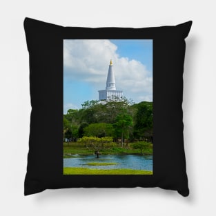 Ruwanweliseya Stupa. Pillow