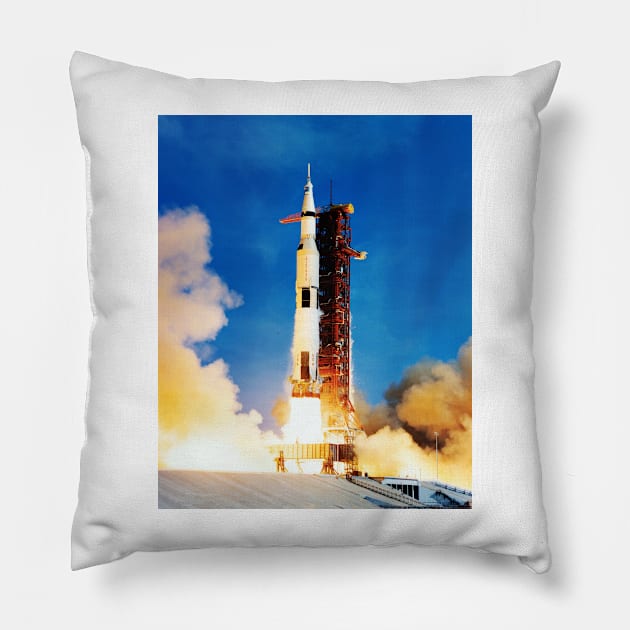 Apollo 11 launch (C046/8378) Pillow by SciencePhoto