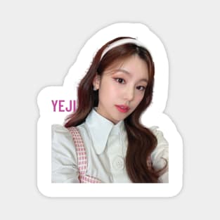 Yeji Itzy bday picture Magnet