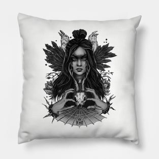 Skadi - nordic goddess Pillow