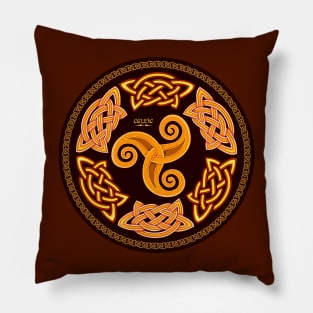 Old triskelion vintage Pillow