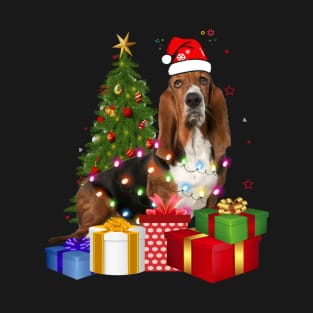 Basset Hound Christmas Tree Santa Hat Funny Xmas Gift Dog T-Shirt T-Shirt