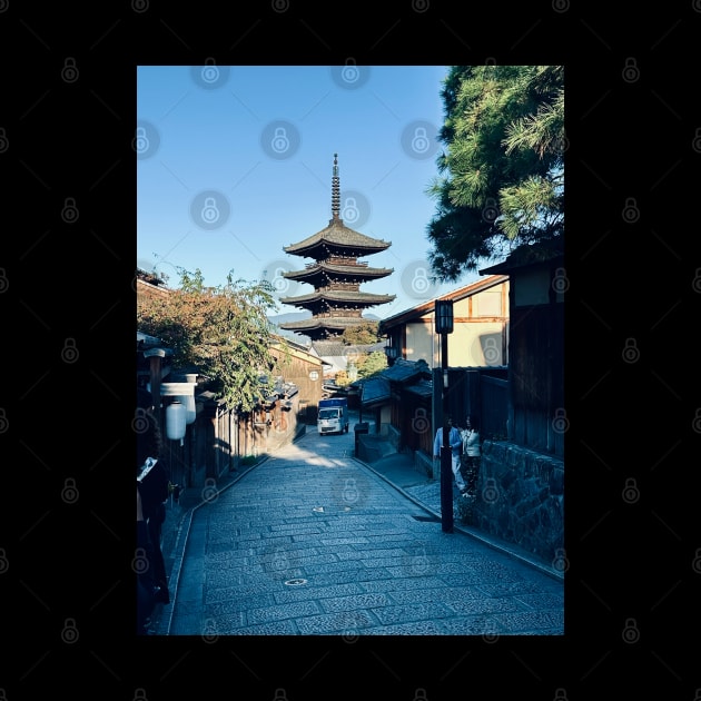 Kyoto Pagoda by dagobah_days
