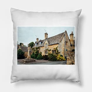 Village house in Stanton, The Cotswolds Pillow