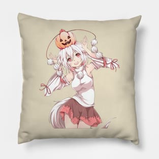 Momiji has a pumpkin Pillow