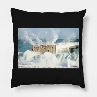 breaking waves at a landing stage Pillow