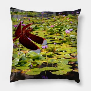 Dragonfly flight Pillow