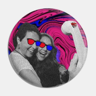 Retro selfie Pin