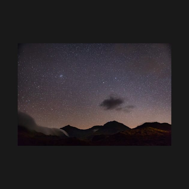 Snowdon at Night by dasantillo