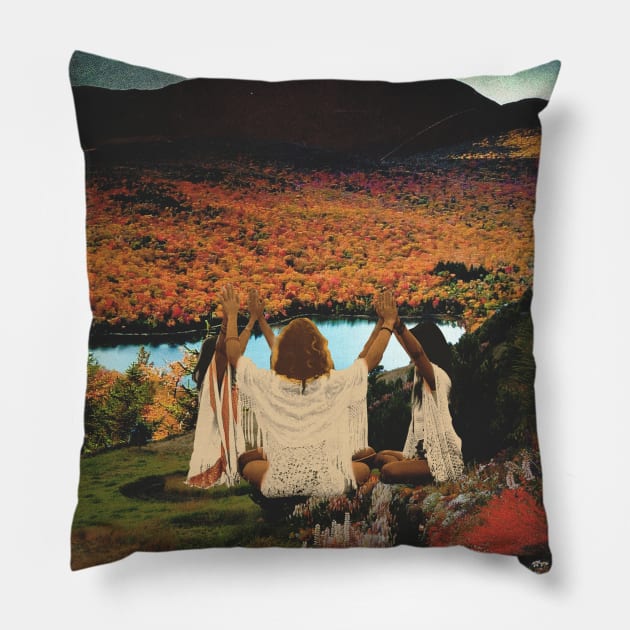 A landscape Pillow by lacabezaenlasnubes