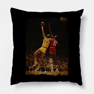 Kareem Abdul Jabbar vs Caldwell Jones Pillow