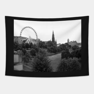 Edinburgh Wheel - Black & White Tapestry