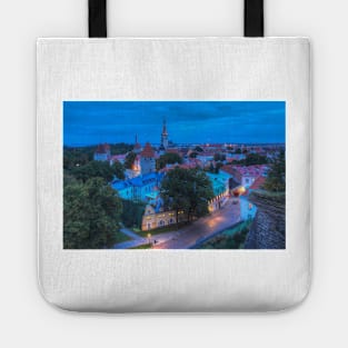 View from Toompea of the Lower Town, Old Town with Olai's Church or Oleviste Kirik, and a tower of the city wall, Tallinn, Estonia, Europe Tote