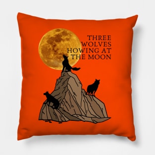 Three wolves howling at the moon t shirt Pillow