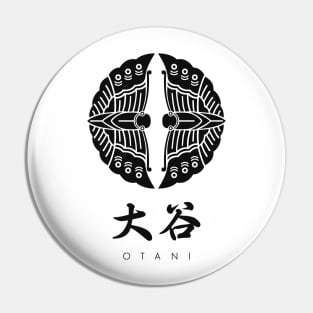 Otani Clan kamon with text Pin