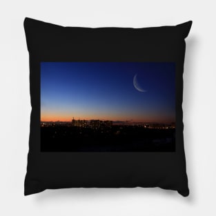 The Crescent Pillow