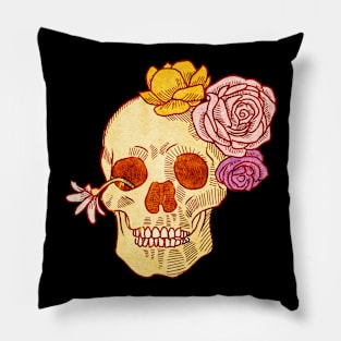 Skull gothic occult t-shirt Pillow