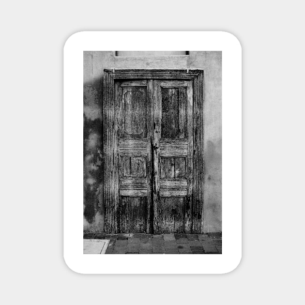 An Old Door in Milan, BW. Corso Lodi, 47 Magnet by IgorPozdnyakov