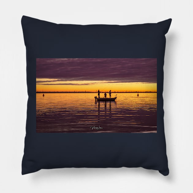 Lake Mulwala, Yarrwonga Mulwala, Victoria, Australia Pillow by VickiWalsh