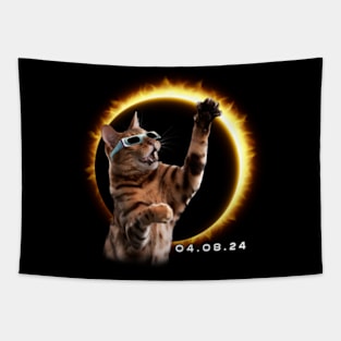 Bengal Solar Eclipse Majesty: Trendy Tee for Cat Lovers and Eclipses Tapestry