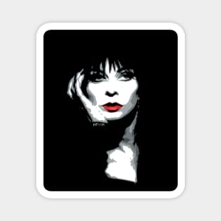 Elvira Magnet