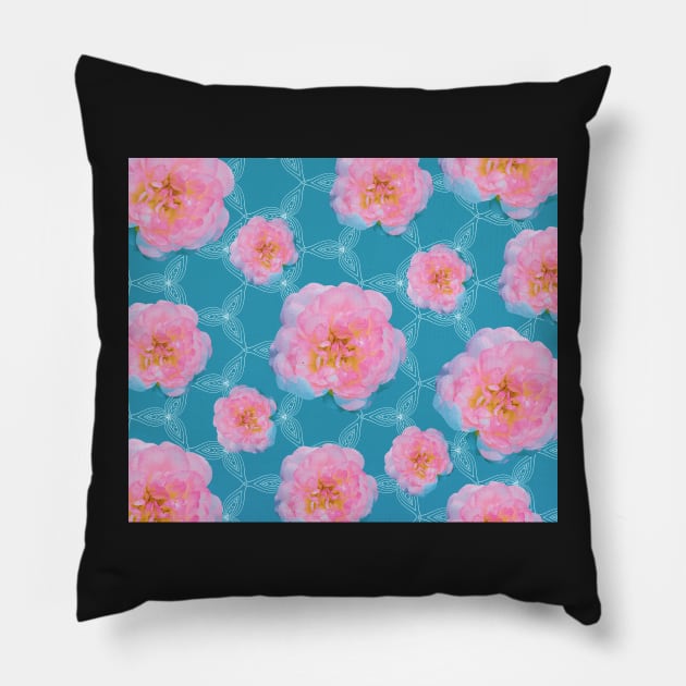 Romantisches Rosenblüten Muster Pillow by Uniquepixx