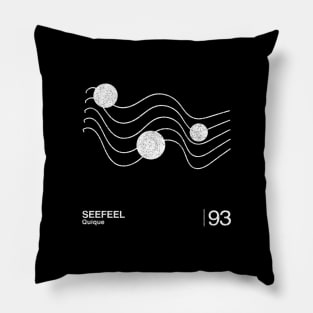 Quique / Minimalist Graphic Artwork Fan Design Pillow