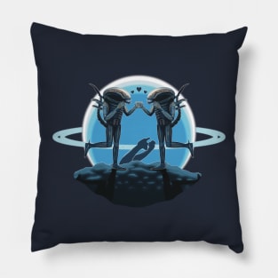 LV-426: Xenos In Love Pillow