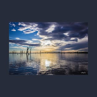 Lake Mulwala, Yarrawonga, Victoria, Australia. T-Shirt