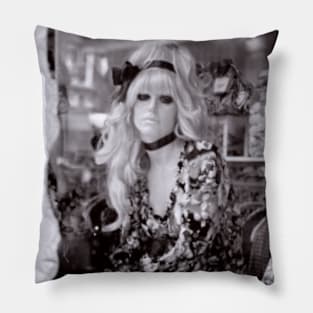 Mannequin 99a Pillow