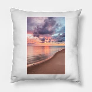 Beautiful vivid sunset at paradise beach Pillow