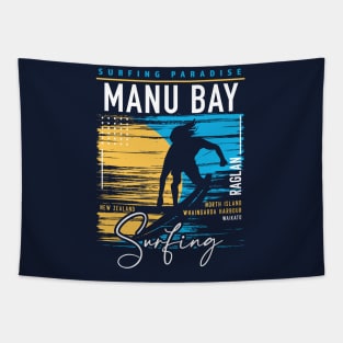 Retro Manu Bay Raglan Surfing // Surfers Paradise // Surf New Zealand Tapestry