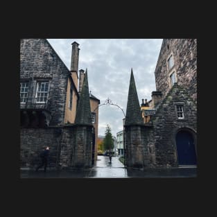 Spooky Edinburgh Street Scene T-Shirt